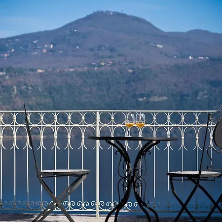 Forti Konukevi Castel Gandolfo